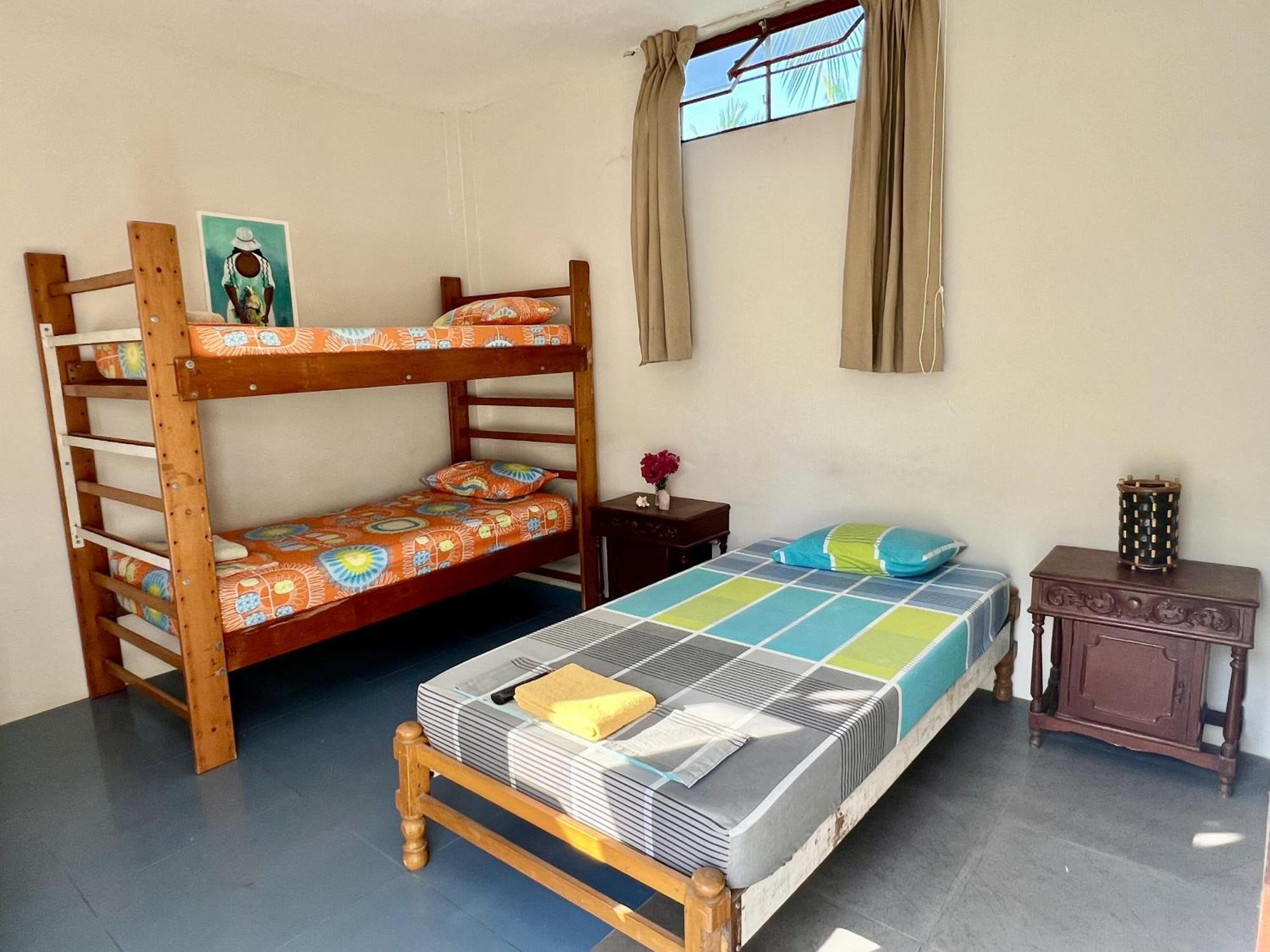 Stone House Mancora Hostel Bagian luar foto