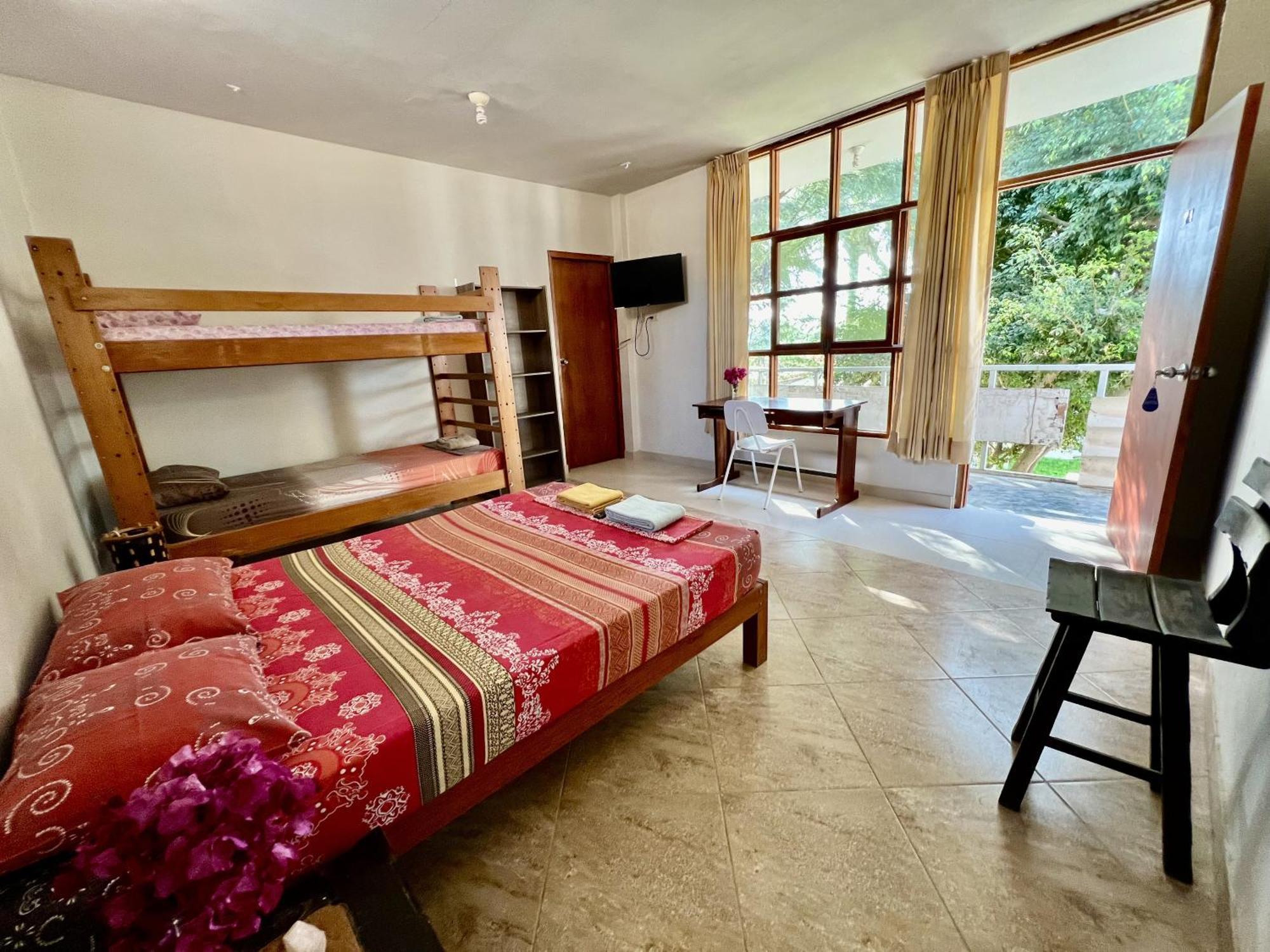 Stone House Mancora Hostel Bagian luar foto