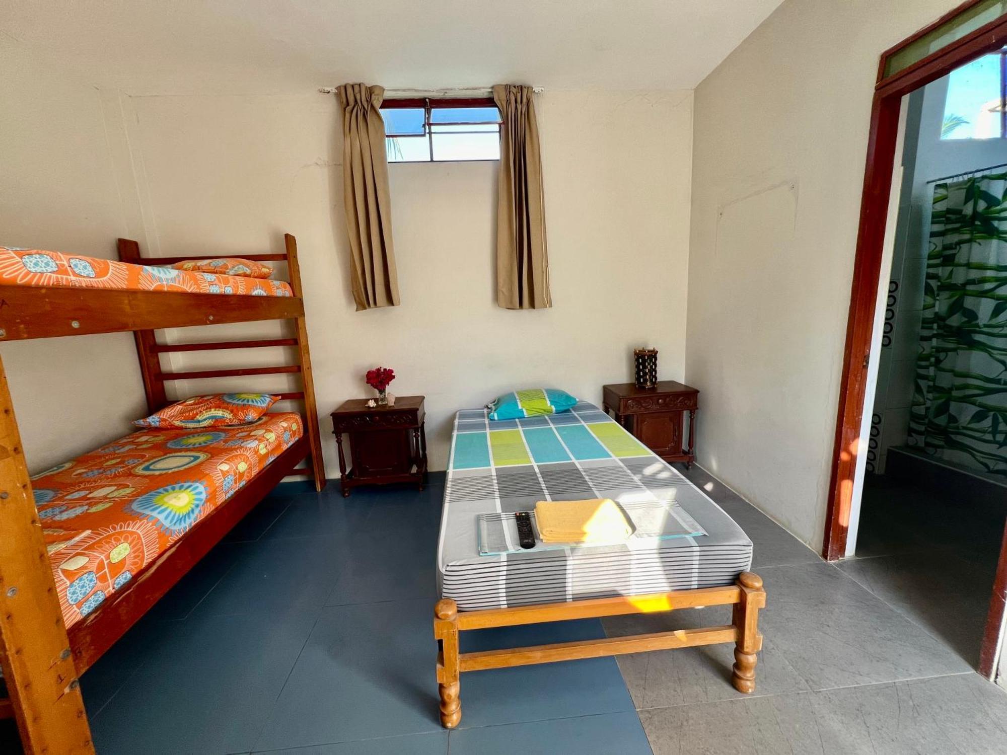 Stone House Mancora Hostel Bagian luar foto
