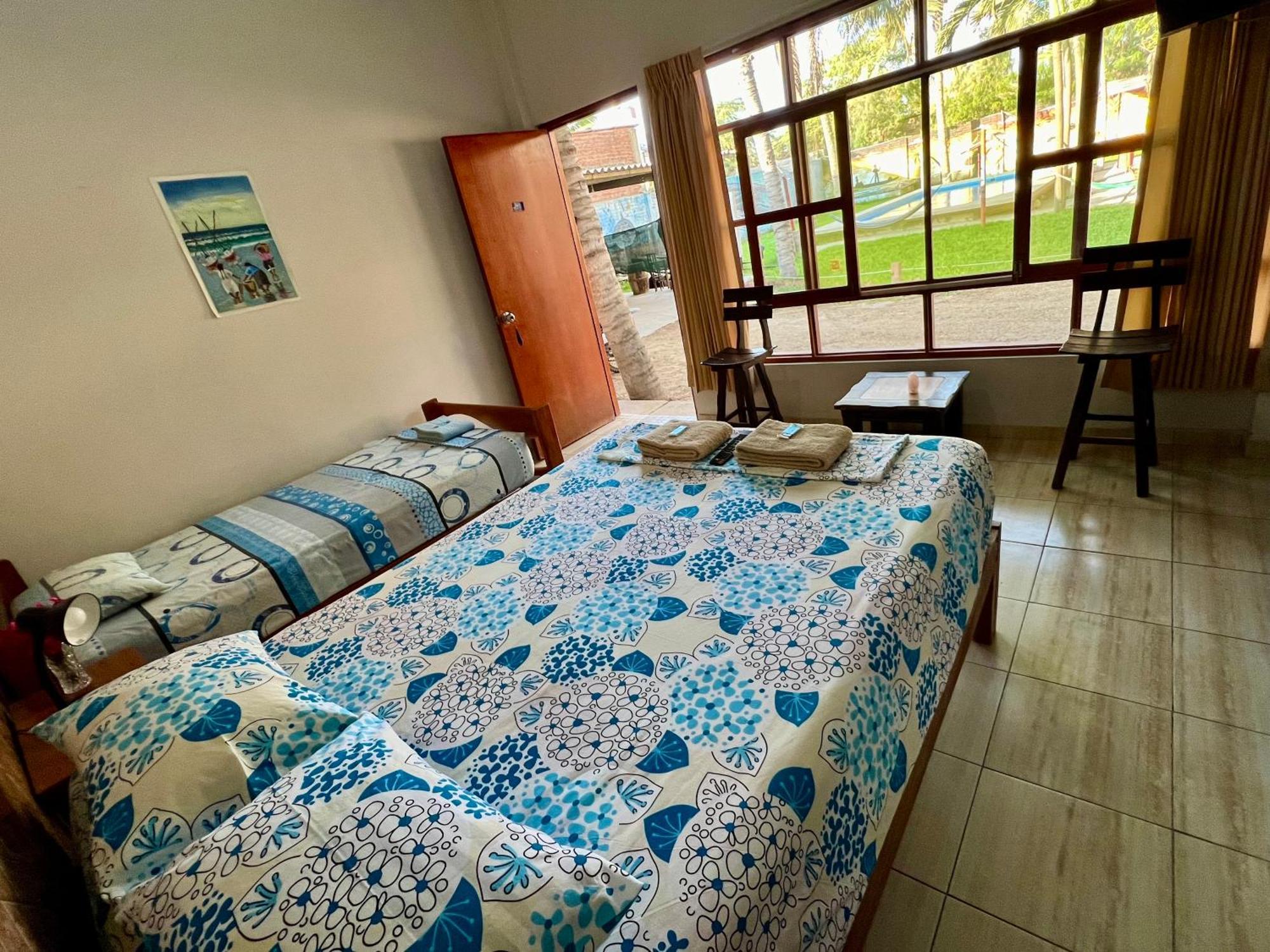 Stone House Mancora Hostel Bagian luar foto