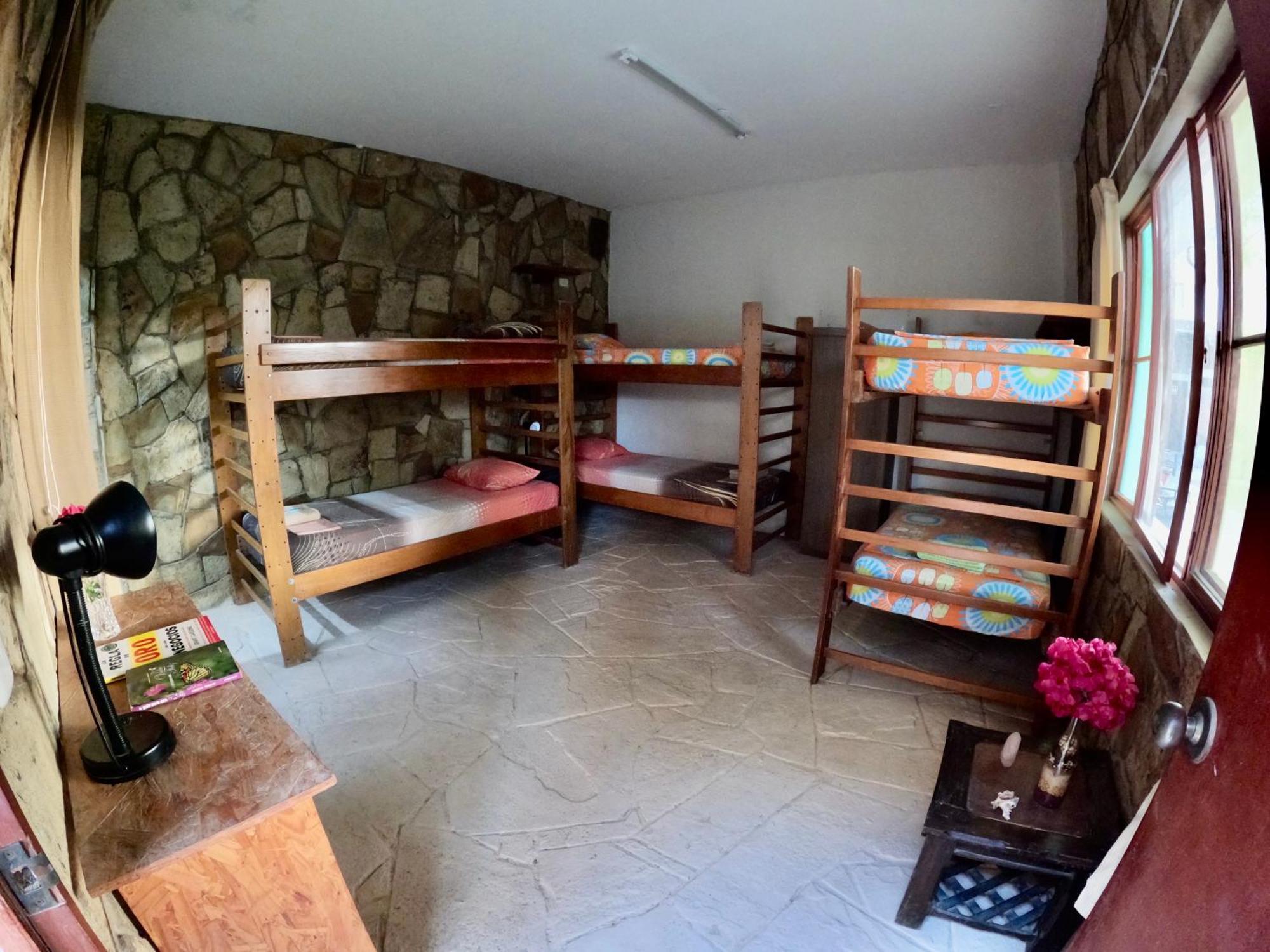 Stone House Mancora Hostel Bagian luar foto