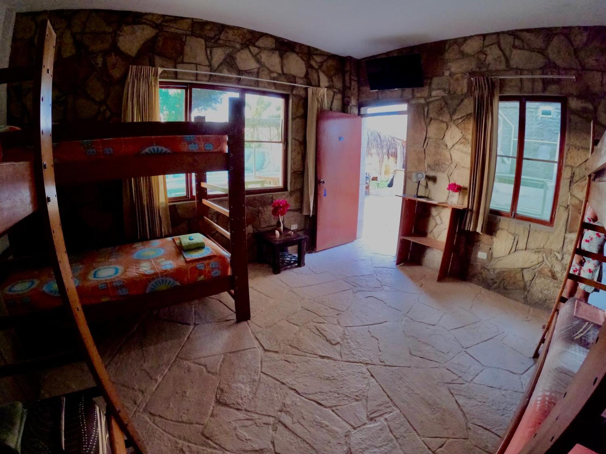Stone House Mancora Hostel Bagian luar foto